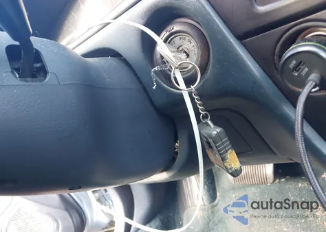 1992 Toyota Camry Dlx from USA, damaged, VIN 4T1SK11E2NU049683